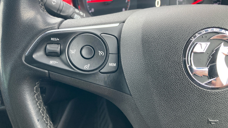 Vauxhall Crossland 1.2 Turbo [130] SRi Nav 5dr Auto Petrol Hatchback